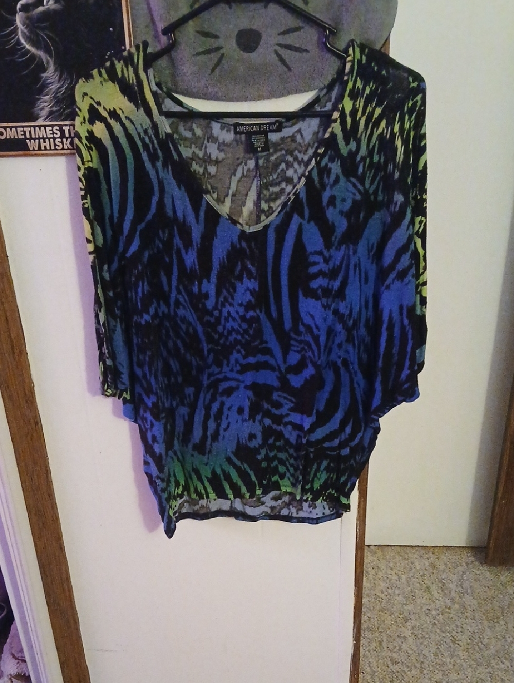 American Dream Blue & Green V-Neck Printed Blouse